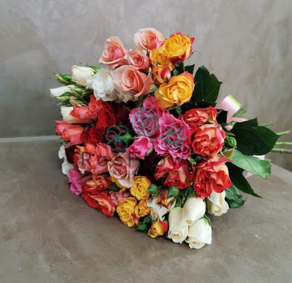 Букет цветов из: Розы в Дне