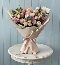 Букет цветов из:  Розы и Лизиантусы в Дне