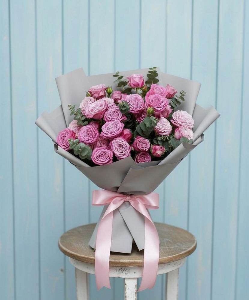 Букет цветов из: Розы в Дне