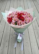 Букет цветов из:  Альстромерии в Дне