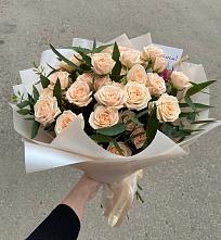 Букет Кремовые розы Латте в Дне
