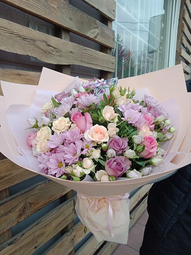 Букет цветов из: Розы и Хризантемы в Дне