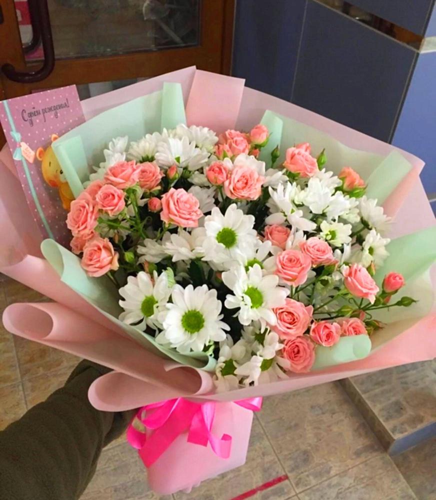 Букет цветов из: Розы и Хризантемы в Дне