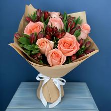 Букет цветов из:  Розы и Альстромерии в Дне