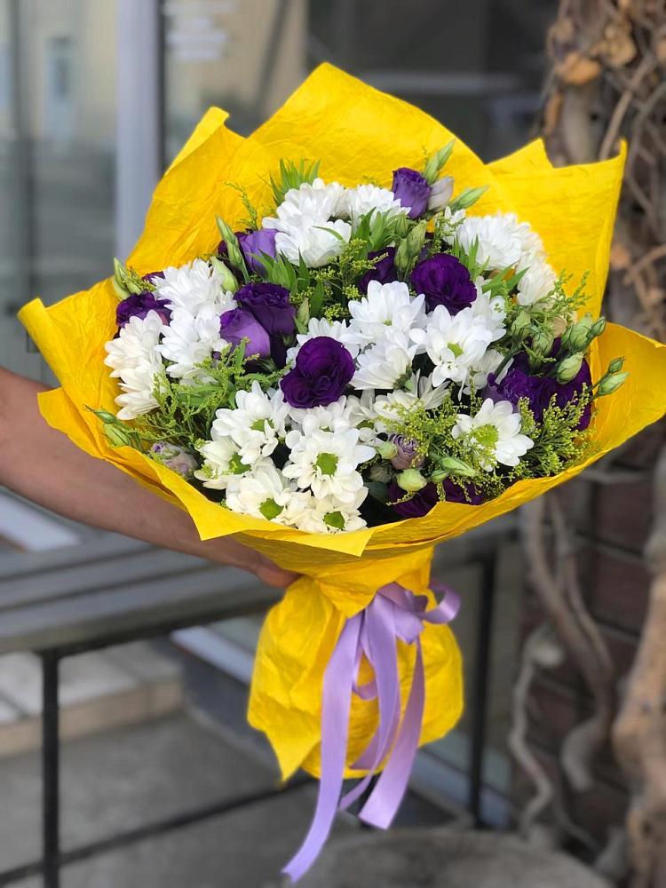 Букет цветов из: Ирисы, Хризантемы и Ромашки в Дне