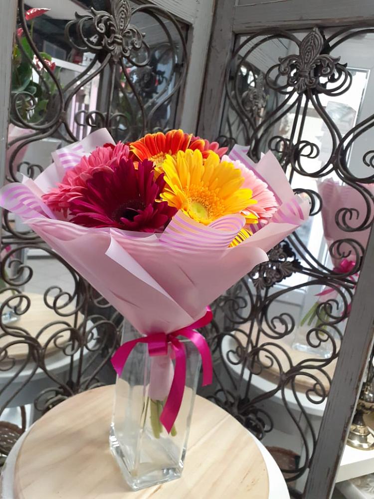 Букет цветов из: Герберы в Дне