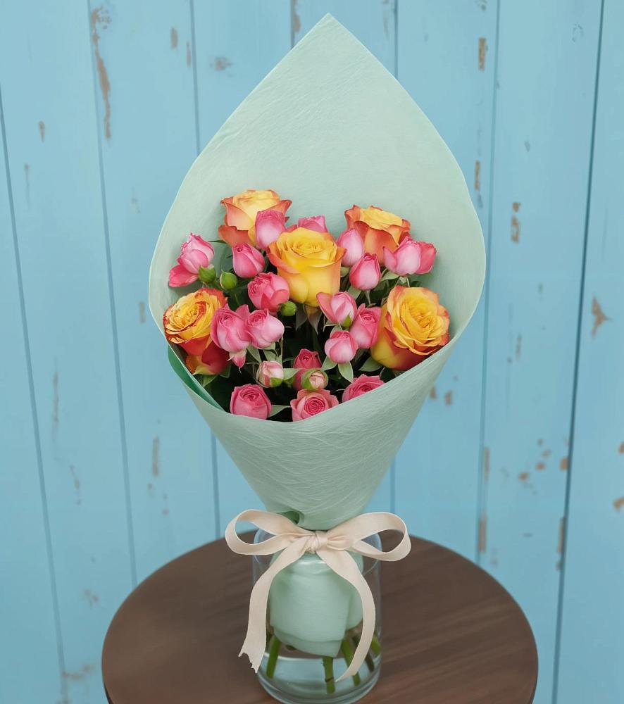 Букет цветов из: Розы в Дне