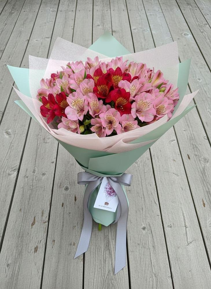 Букет цветов из: Альстромерии в Дне