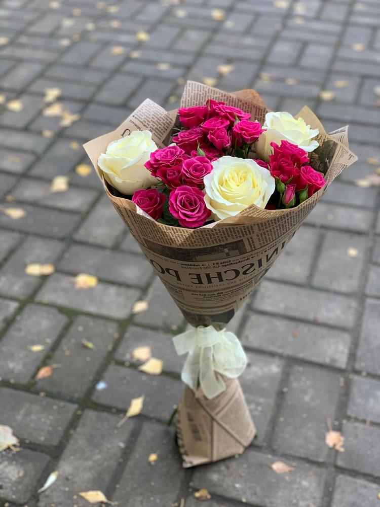 Букет цветов из: Розы в Дне