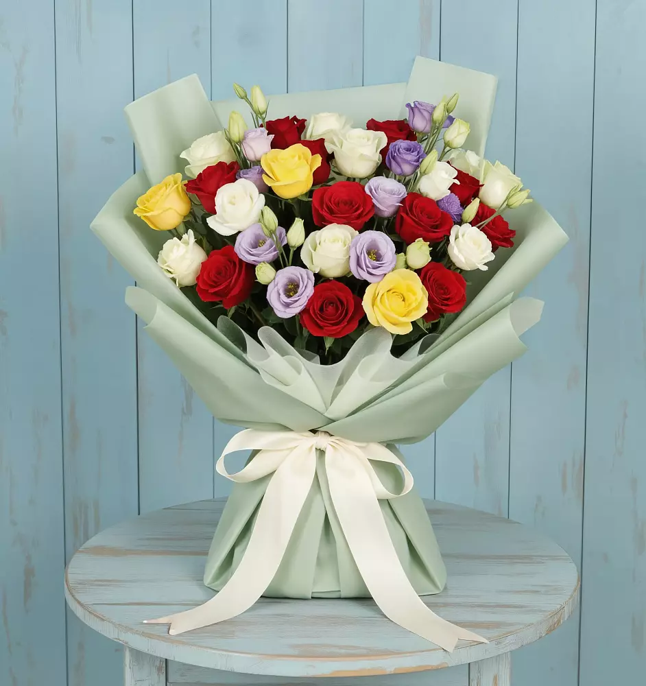 Букет цветов из: Розы в Дне