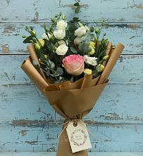 Букет цветов из:  Розы и Лизиантусы в Дне